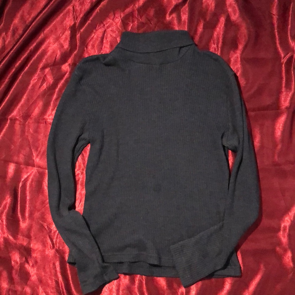Long sleeve grey top